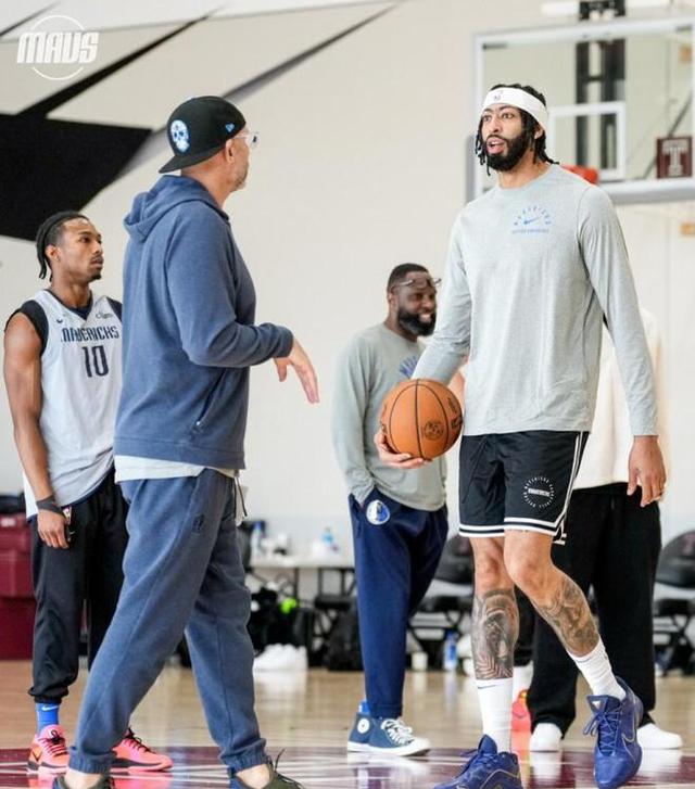 爱游戏入口-浓眉哥连续七场比赛得分超过反败为胜，湖人不断突破！引发球迷热议的简单介绍