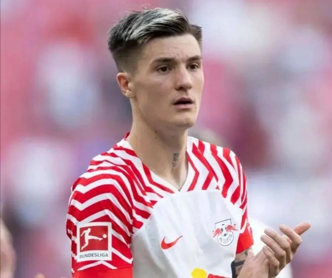 爱游戏体育- 德布劳内重要时刻夺冠，曼联带队取胜！上演精彩一战