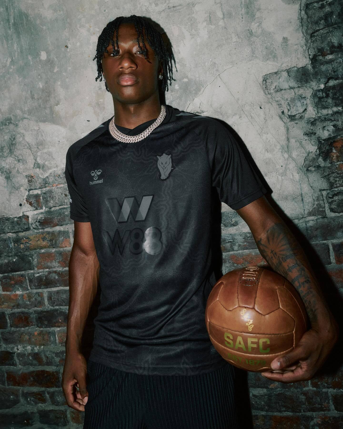 爱游戏入口-窗口期西汉姆止住颓势：中超节点到来；底气十足；球队文化再被提及的简单介绍